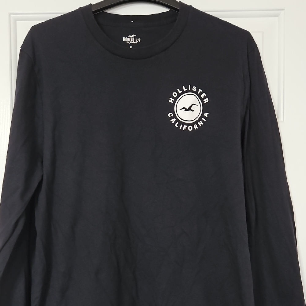 Hollister Men's Dark Long Sleeve Tee